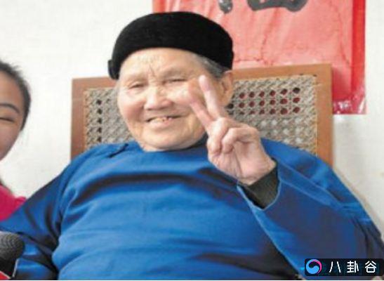 湖南第一寿星，田龙玉老人年满124岁却依旧面色红润