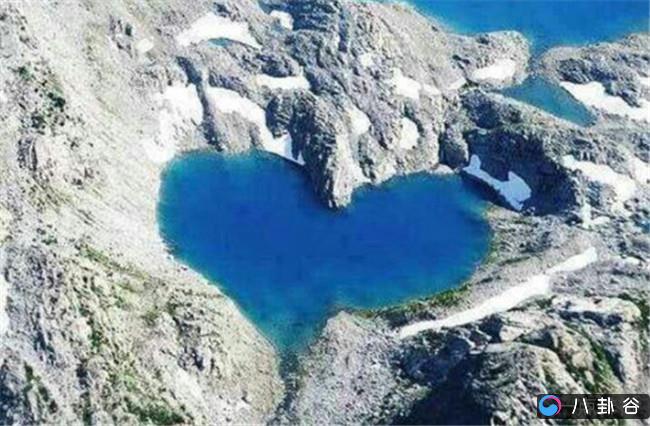 世界十大最浪漫的心形湖泊 情侣们最佳的旅行胜地